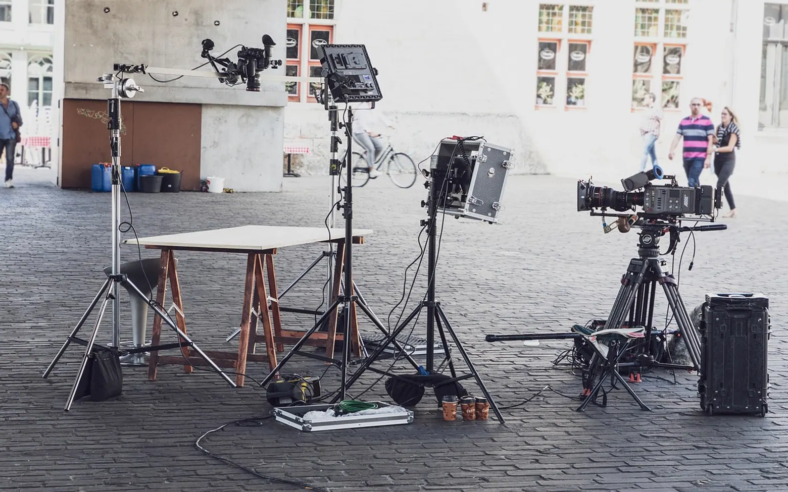 Set, video camera and film camera