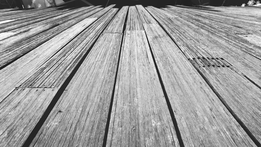 The Homeowner’s Guide to Stress-Free Deck Building with Professional Contractors